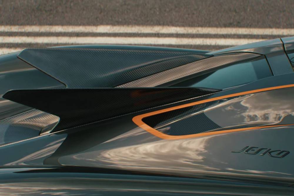 «Εξαφανίζει» τα χρονόμετρα το εκρηκτικό Koenigsegg Jesko
