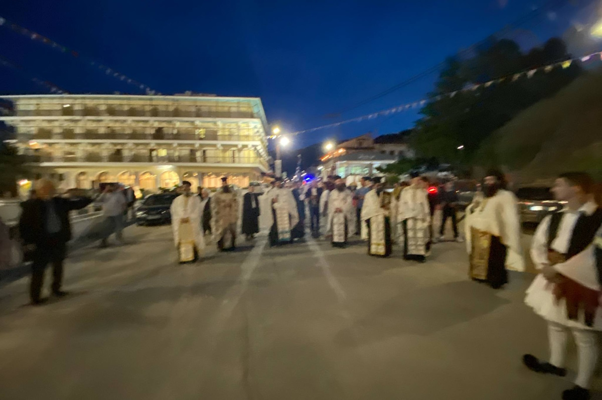 Εύβοια: Θεσπέσια λιτανεία στο Προκόπι για να κατευναστούν οι σεισμοί 3 Λιτανεία στο Προκόπι Ευβοίας για τους σεισμούς