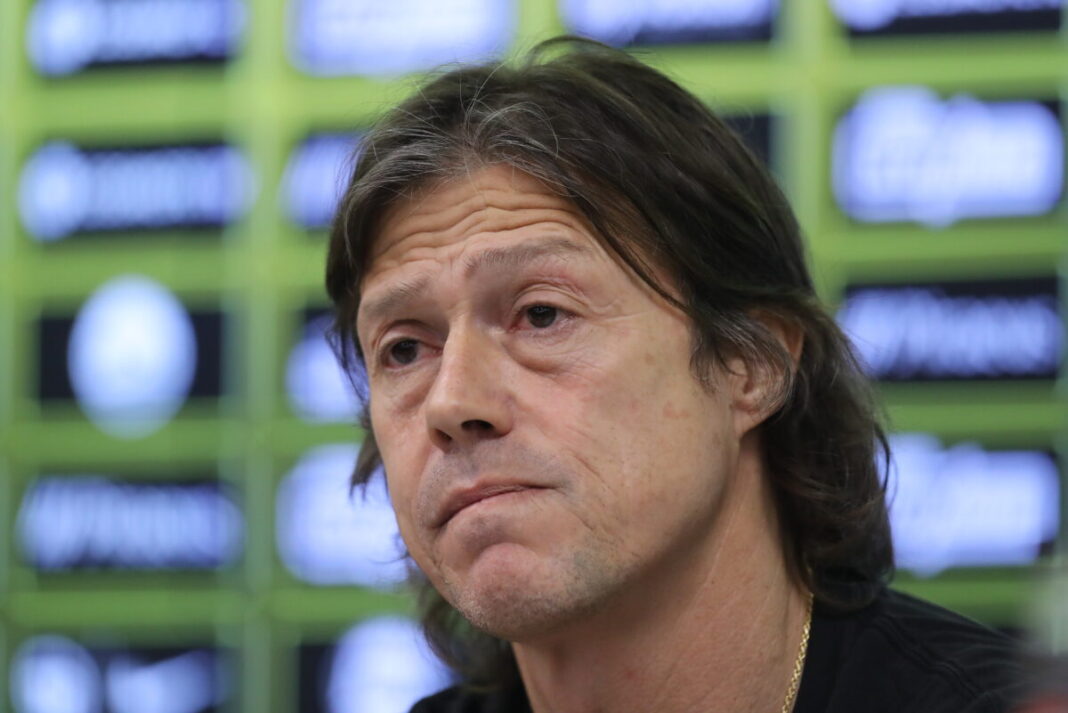 matthias-almeyda-1200x801