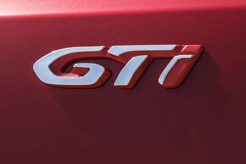 Επιβεβαιώθηκε: Η Peugeot αναβιώνει τους θρυλικούς GTi!