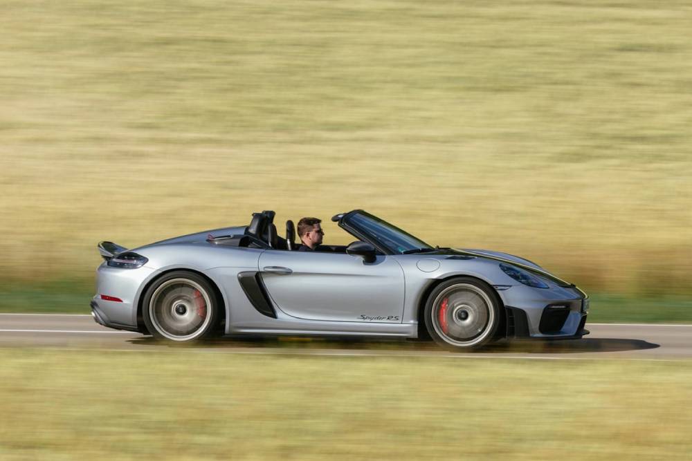 Στέρεψαν από καύσιμα οι εμβληματικές Porsche Boxster/Cayman