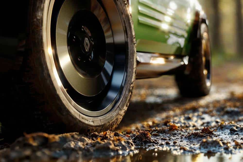 Νέο Renault 4 Savane 4×4 κατακτά την άγρια περιπέτεια