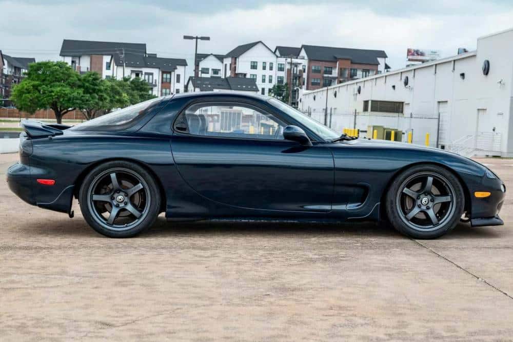 Ιερόσυλο Mazda RX-7 μεταμορφώνεται σε EV με "καρδιά" Tesla