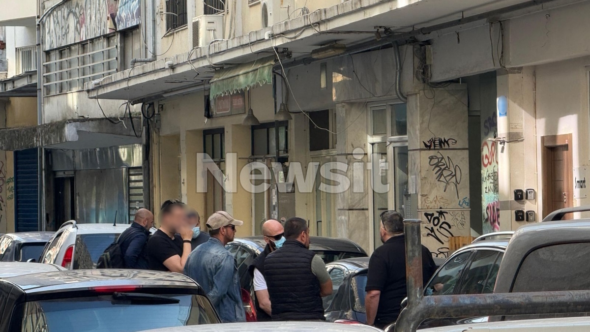 Θεσσαλονίκη: Ανθρωποκυνηγητό για τον "εγκέφαλο" της βόμβας – Σύμπραξη ποινικών με αντάρτες πόλης για το χτύπημα με «άρωμα» τρομοκρατίας 4 Έκρηξη στη Θεσσαλονίκη