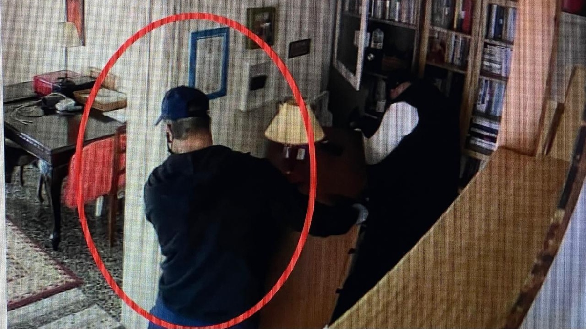 Χειροπέδες σε συμμορία ζευγαριών με πολυτελή οχήματα που λεηλατούσε κατοικίες στην Αττική – Βίντεο και φωτογραφίες από τη δράση τους