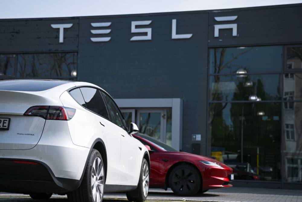 Καταρρέουν δραματικά οι πωλήσεις της Tesla στην Ευρώπη