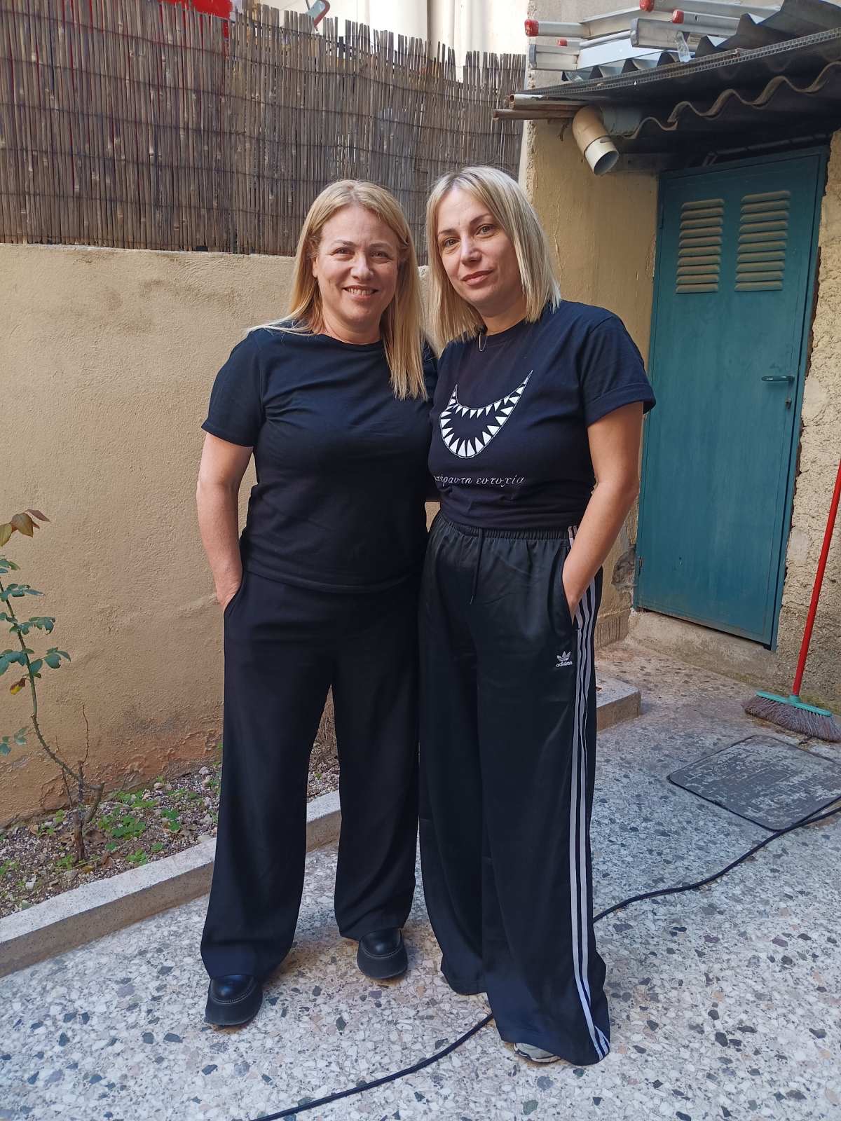 «Τελευταία φορά»: Ένα συγκλονιστικό κοινωνικό μανιφέστο κατά της έμφυλης βίας – Στο βιντεοκλίπ Παπαχαραλάμπους, Καρπαθάκη, Σταματοπούλου, Μενενάκου και Τουμασάτου 7 Μαριάννα Τουμασάτου, Γεωργία Νταγάκη