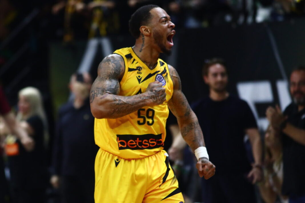 tucker-aek-tenerife-1200x798