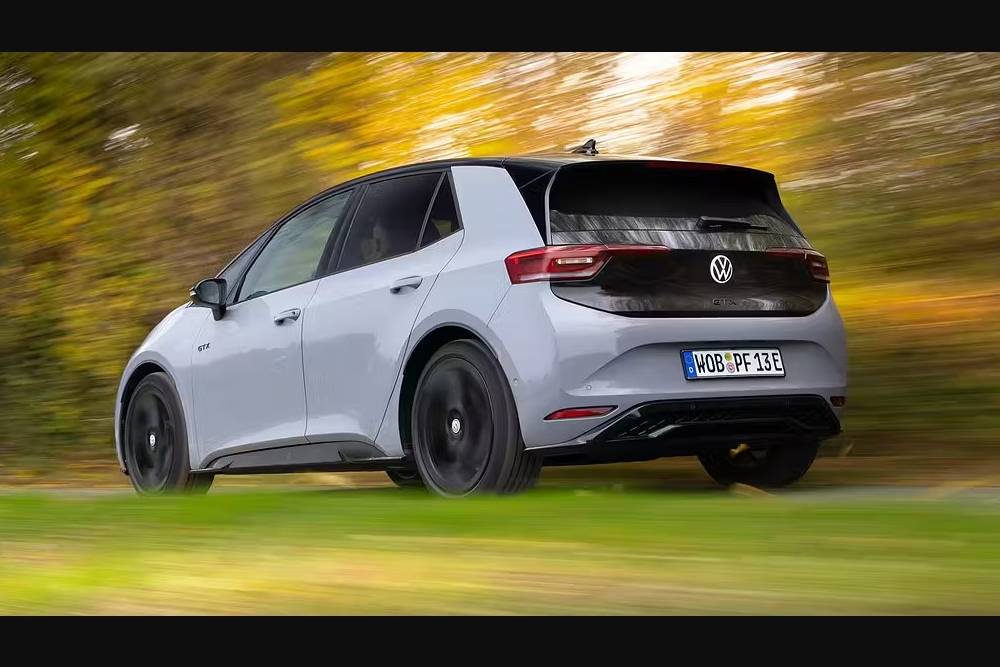 Έρχεται "σαν αστραπή" το πρώτο ηλεκτρικό VW GTI