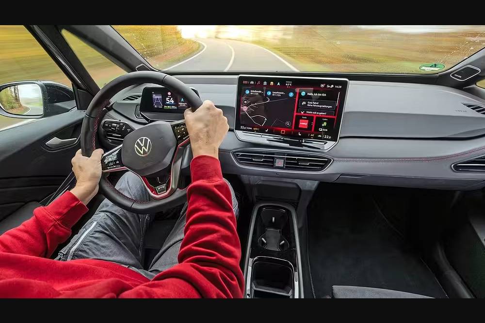 Έρχεται "σαν αστραπή" το πρώτο ηλεκτρικό VW GTI