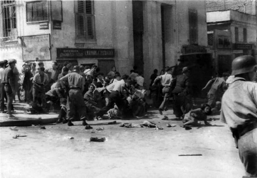 22 Ιουλίου 1943: Η μεγαλειώδης αντικατοχική διαδήλωση στο κέντρο της Αθήνας – 400 χιλιάδες άνθρωποι στο δρόμο 16 22 Ιουλίου 1943: Η μεγαλειώδης αντικατοχική διαδήλωση στο κέντρο της Αθήνας – 400 χιλιάδες άνθρωποι στο δρόμο