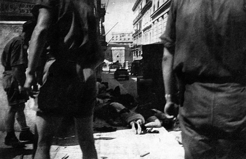 22 Ιουλίου 1943: Η μεγαλειώδης αντικατοχική διαδήλωση στο κέντρο της Αθήνας – 400 χιλιάδες άνθρωποι στο δρόμο 20 22 Ιουλίου 1943: Η μεγαλειώδης αντικατοχική διαδήλωση στο κέντρο της Αθήνας – 400 χιλιάδες άνθρωποι στο δρόμο