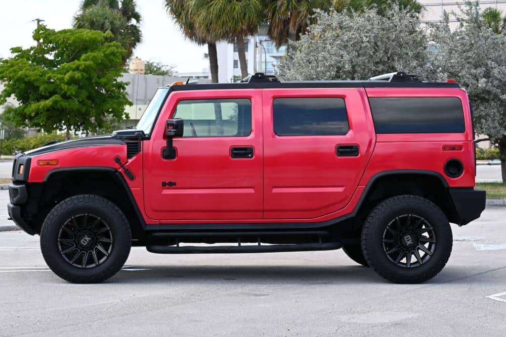 Ευκαιρία-σοκ: Hummer H2 πωλείται μόλις 8.000 ευρώ