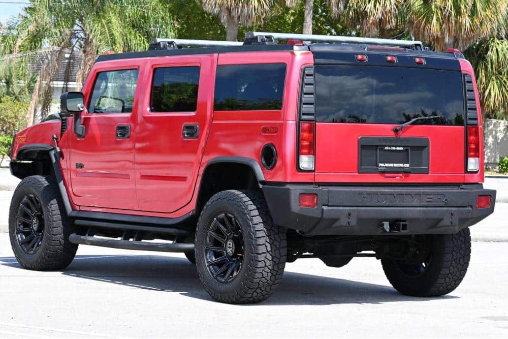 Ευκαιρία-σοκ: Hummer H2 πωλείται μόλις 8.000 ευρώ
