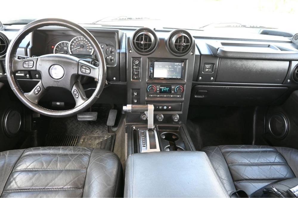 Ευκαιρία-σοκ: Hummer H2 πωλείται μόλις 8.000 ευρώ
