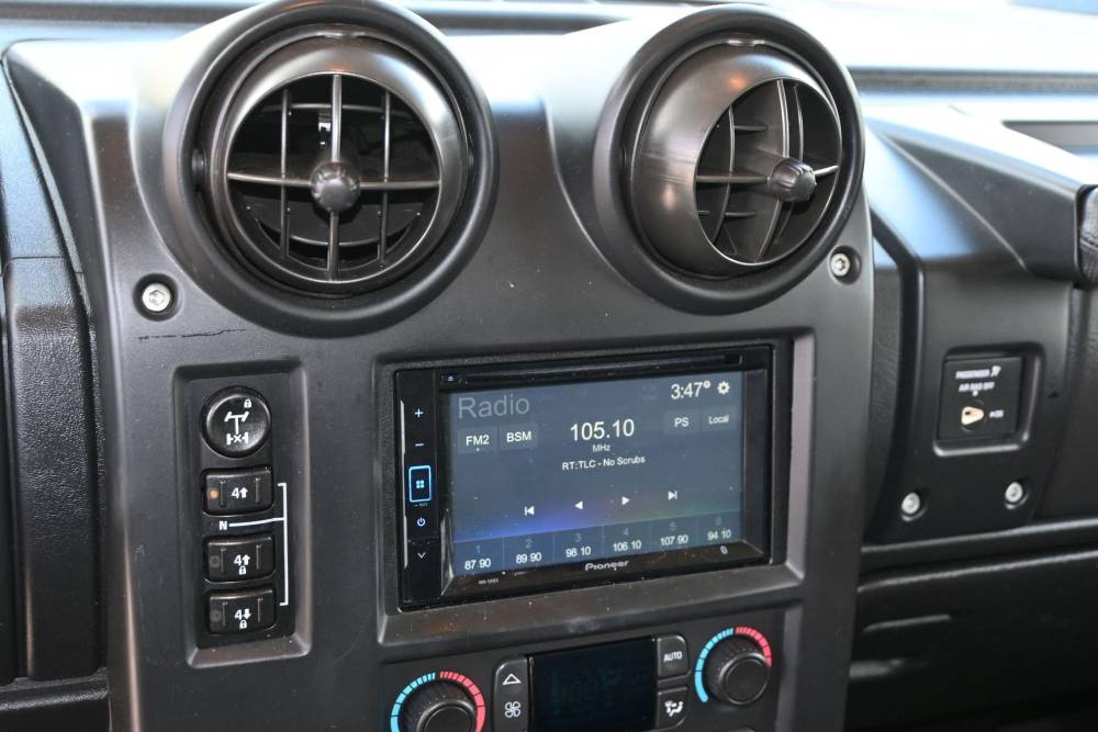 Ευκαιρία-σοκ: Hummer H2 πωλείται μόλις 8.000 ευρώ