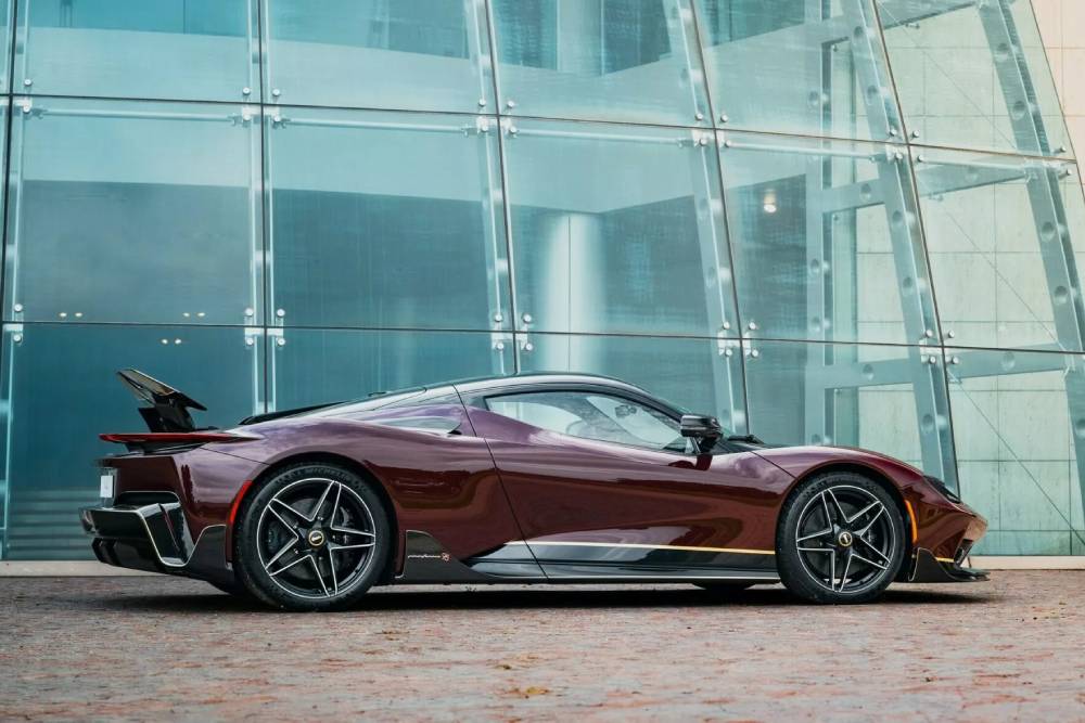 Ο Pininfarina εκτοξεύεται στα 95 χρόνια με 2.000 άγρια άλογα
