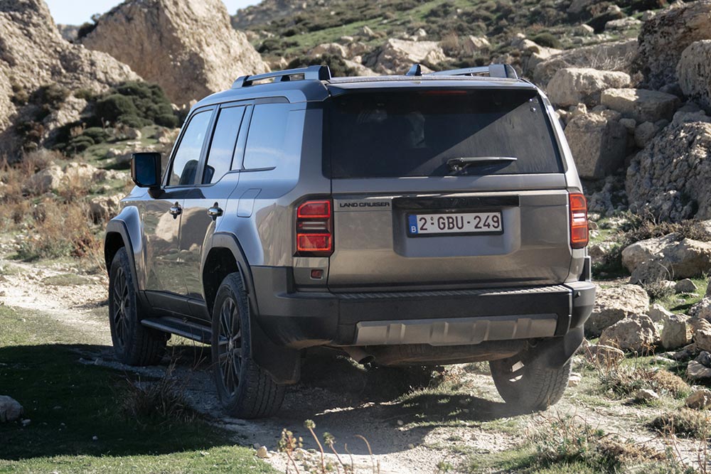 Νέο Toyota Land Cruiser γίνεται επιτέλους υβριδικό