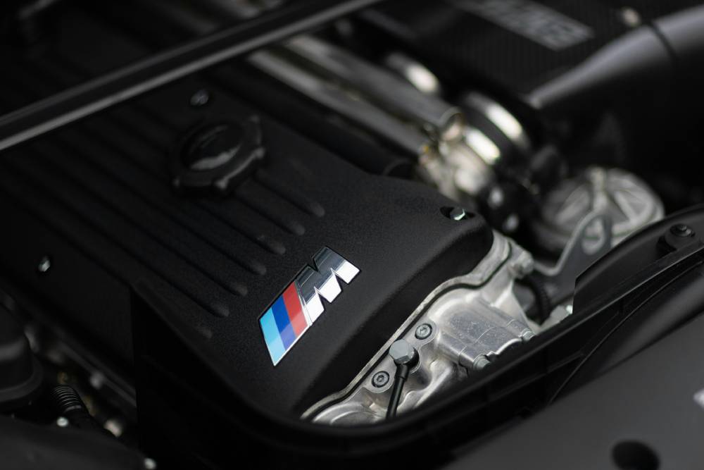 BMW M3 CSL σοκάρει με την εκρηκτική της τιμή