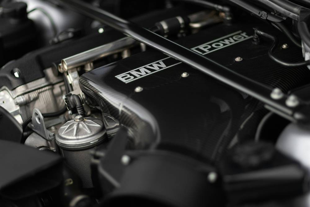 BMW M3 CSL σοκάρει με την εκρηκτική της τιμή