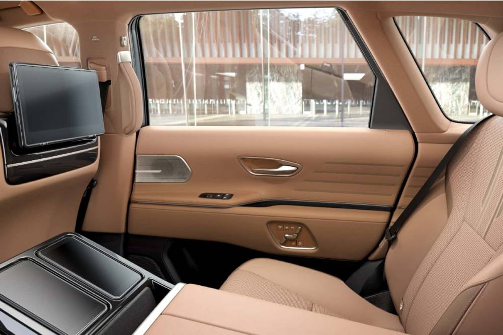 Νέο Toyota Century SUV με πολυτελείς ανέσεις προέδρου
