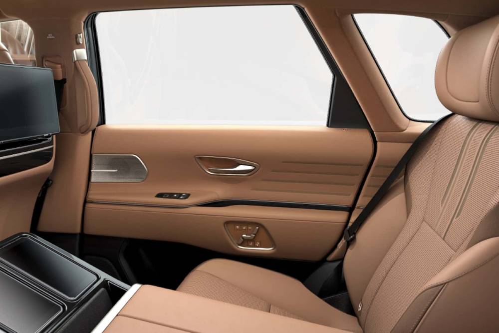 Νέο Toyota Century SUV με πολυτελείς ανέσεις προέδρου
