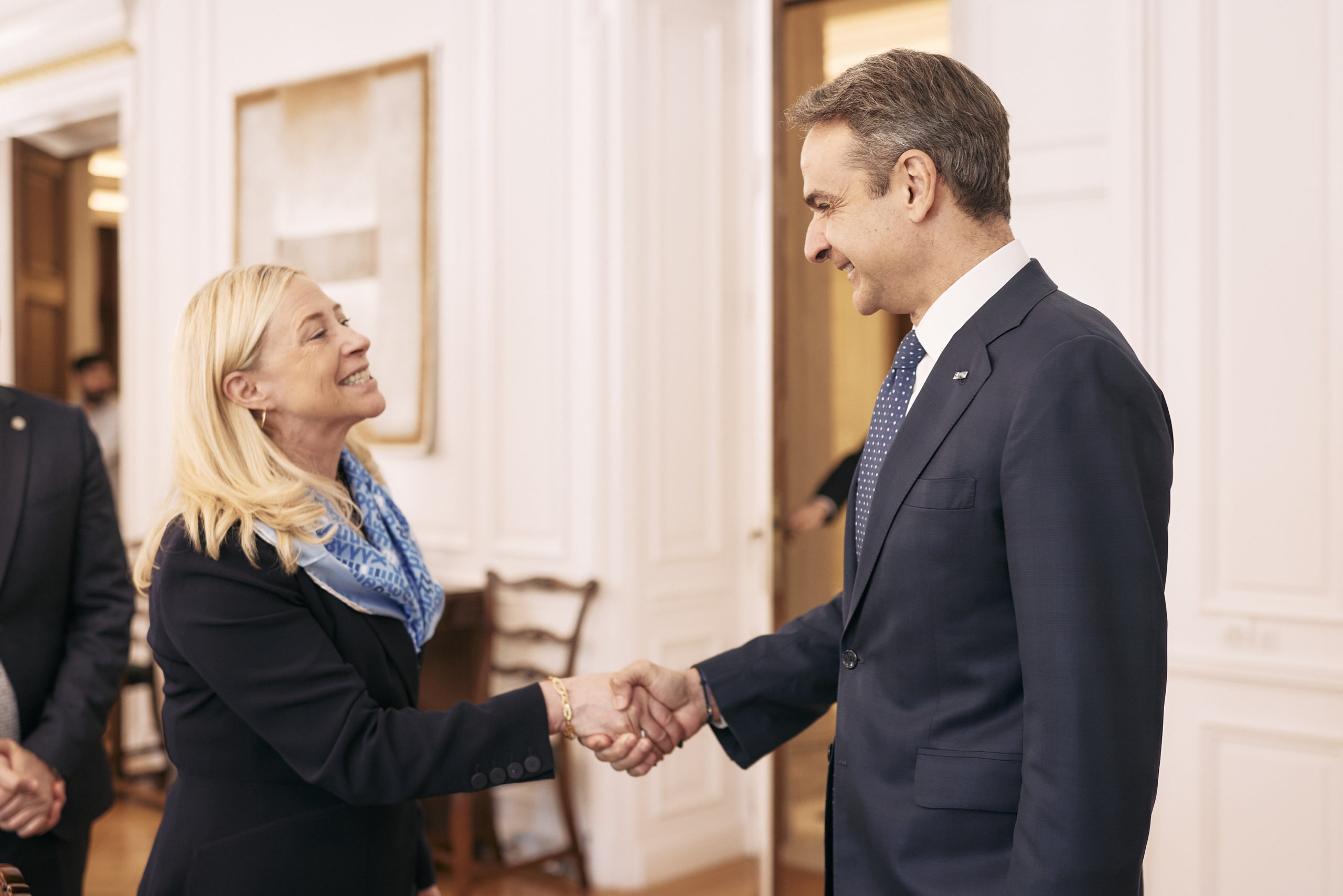 Συνάντηση Μητσοτάκη με την πρόεδρο του Yale και τον πρύτανη του ΕΚΠΑ – «Κρίσιμο να ενισχύουμε συνεργασίες μεταξύ των δημόσιων πανεπιστημίων μας και κορυφαίων διεθνών ακαδημαϊκών ιδρυμάτων»