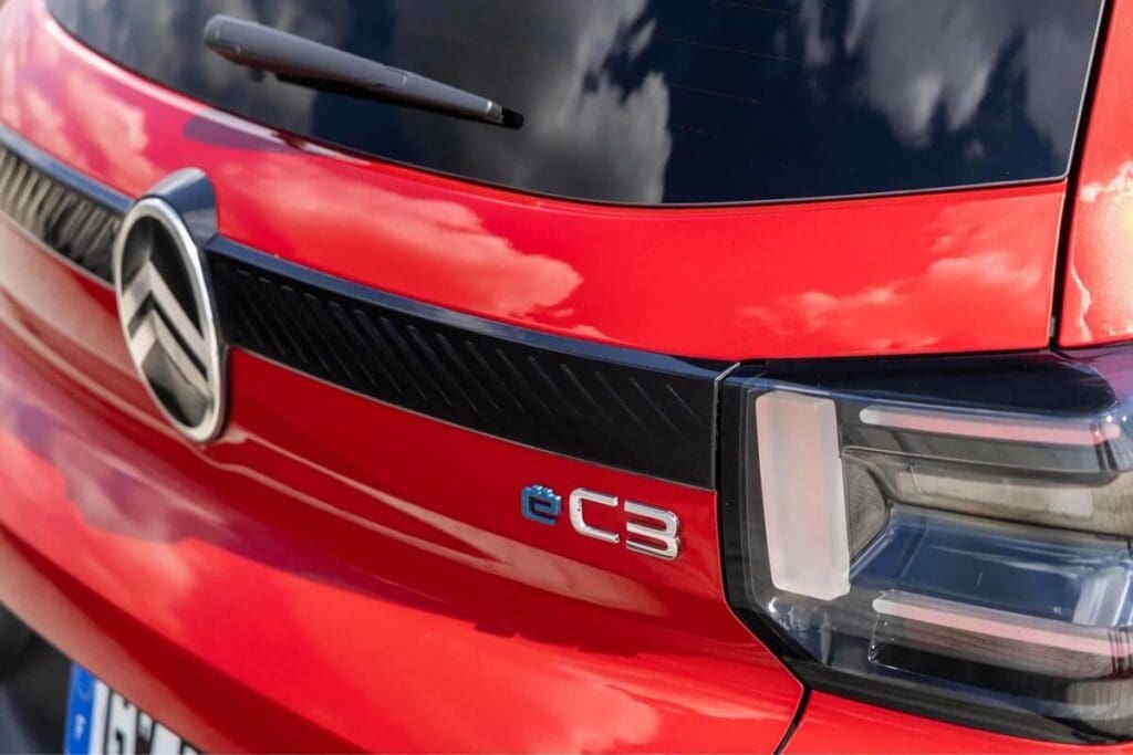 Επικίνδυνη ανάκληση για Citroën C3 και DS3 λόγω αερόσακων 6 Αποστολή στην Αυστρία: Οδηγούμε το νέο, προσιτό, Citroen e-C3
