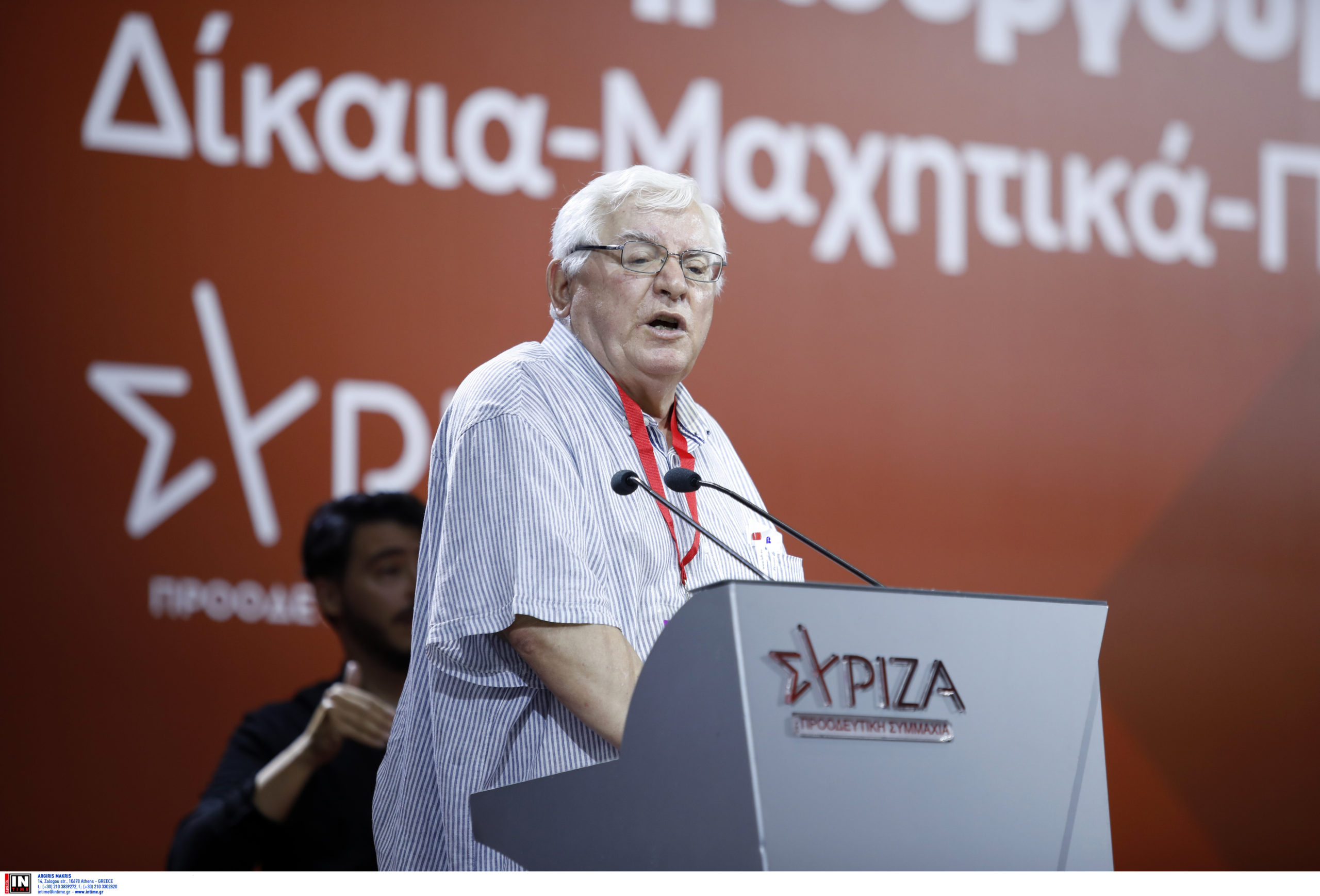 ΣΥΡΙΖΑ: Προσδοκίες αναγέννησης σε κλίμα εσωτερικής κόπωσης – Αφόρητη ζέστη, άδειες καρέκλες και ανησυχία τη δεύτερη μέρα του Συνεδρίου