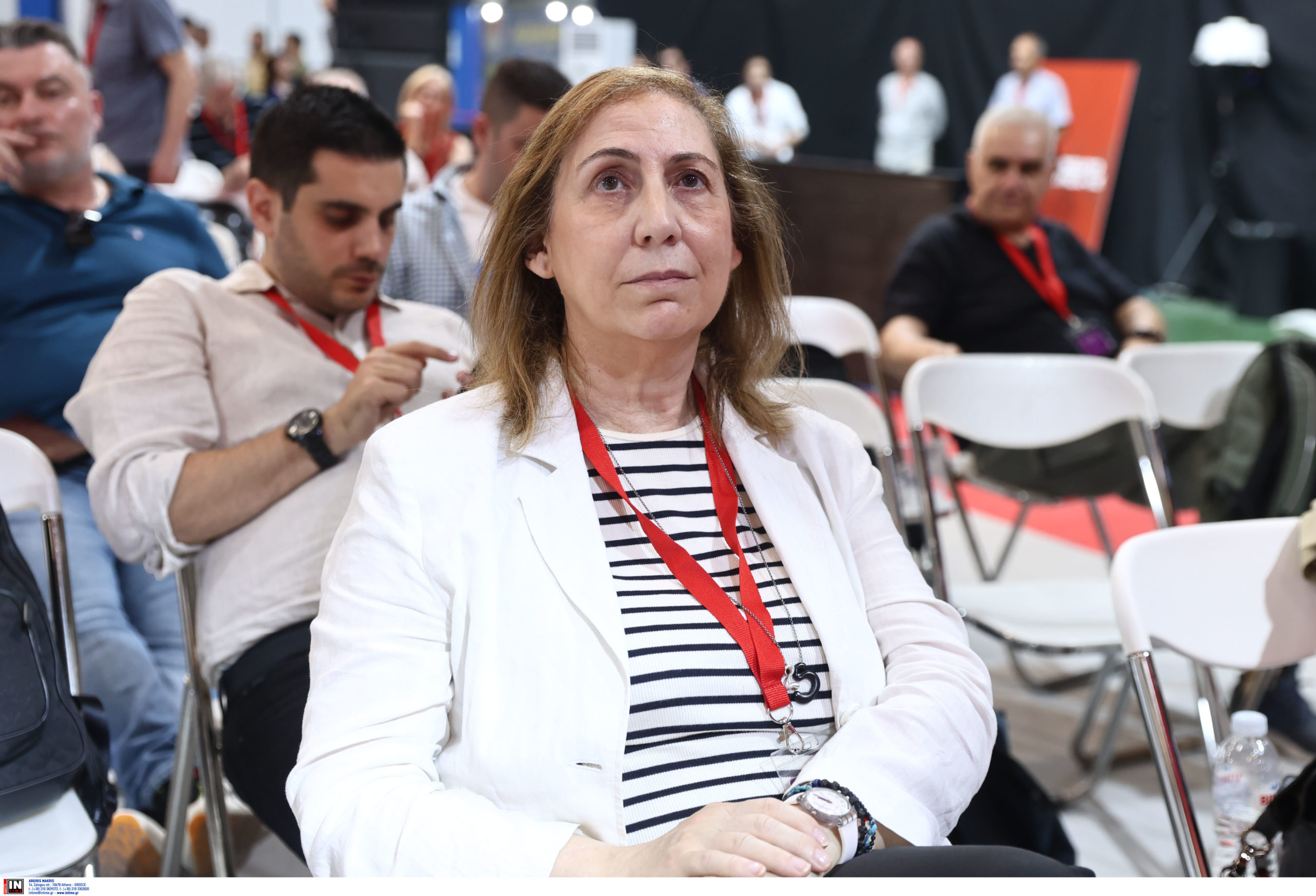ΣΥΡΙΖΑ: Προσδοκίες αναγέννησης σε κλίμα εσωτερικής κόπωσης – Αφόρητη ζέστη, άδειες καρέκλες και ανησυχία τη δεύτερη μέρα του Συνεδρίου