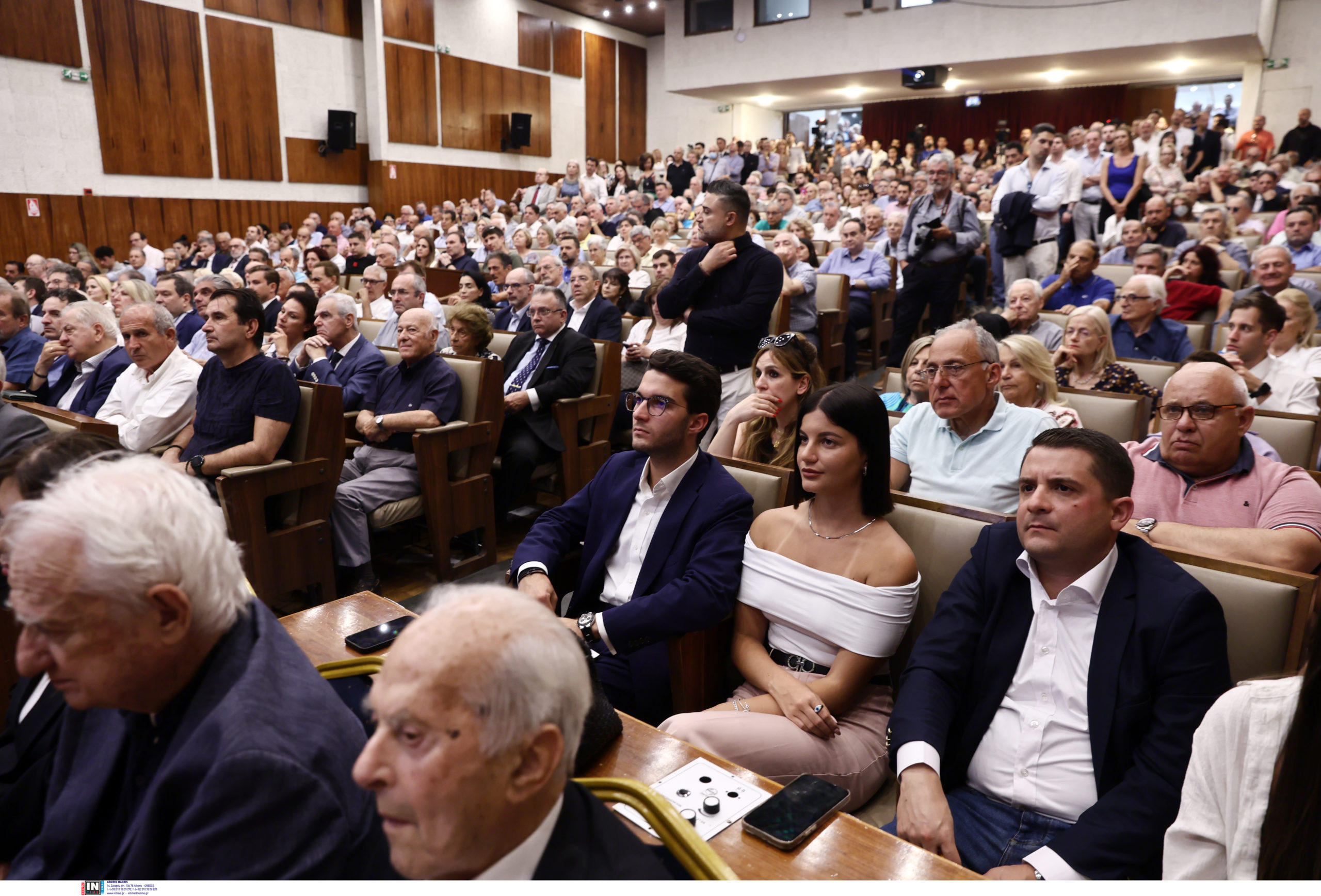 Η ηχηρή συνάντηση Καραμανλή – Σαμαρά, η κριτική για τα εθνικά θέματα και τα "καρφιά" κατά της κυβέρνησης