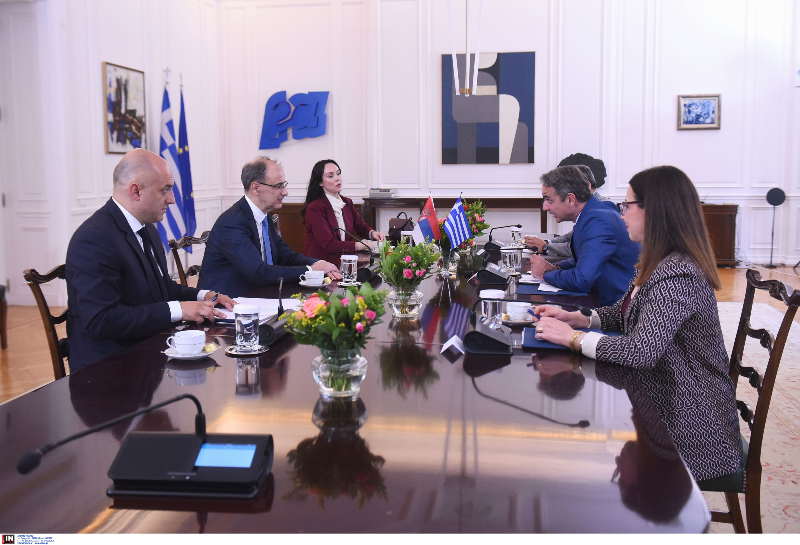 συνάντηση του Πρωθυπουργού Κυριάκου Μητσοτάκη με τον Πρωθυπουργό της Σερβίας Đuro Macut