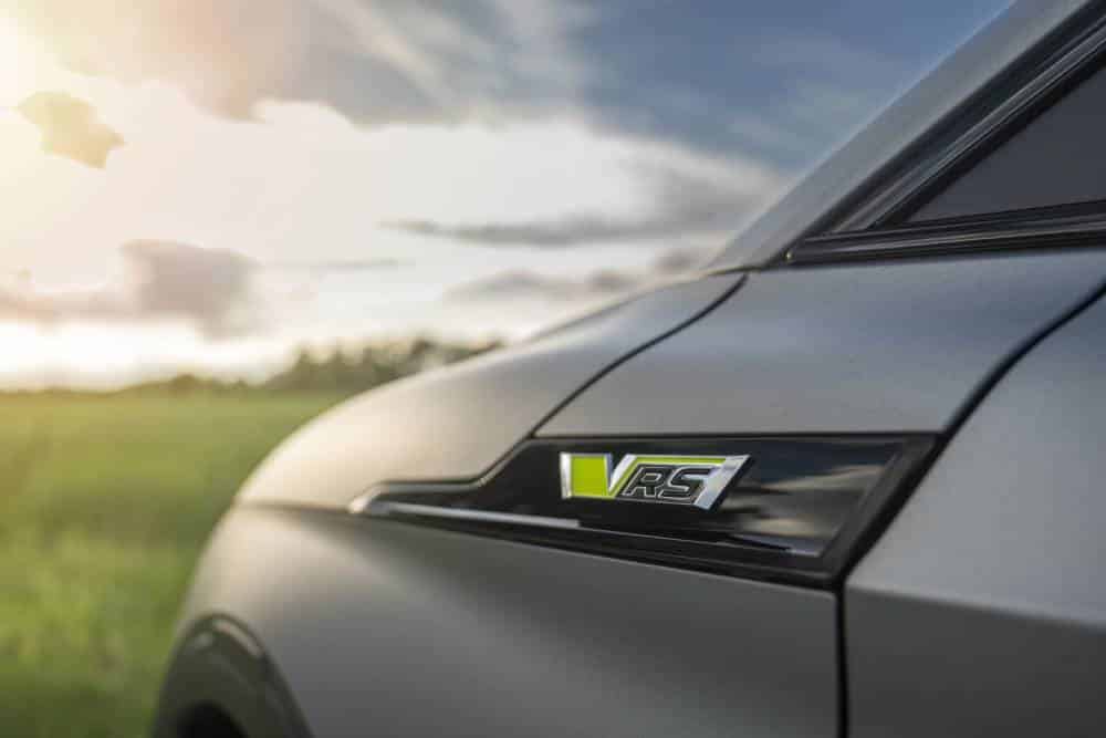 Νέο Skoda Elroq RS με εντυπωσιακή ματ βαφή