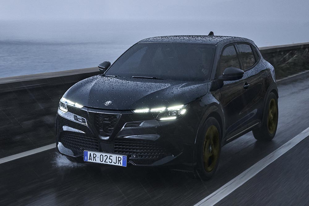 Αποκαλύφθηκε η εντυπωσιακή Alfa Romeo Junior Intensa