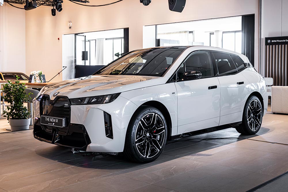 Στην Ελλάδα αποβιβάζεται το εντυπωσιακό BMW iX