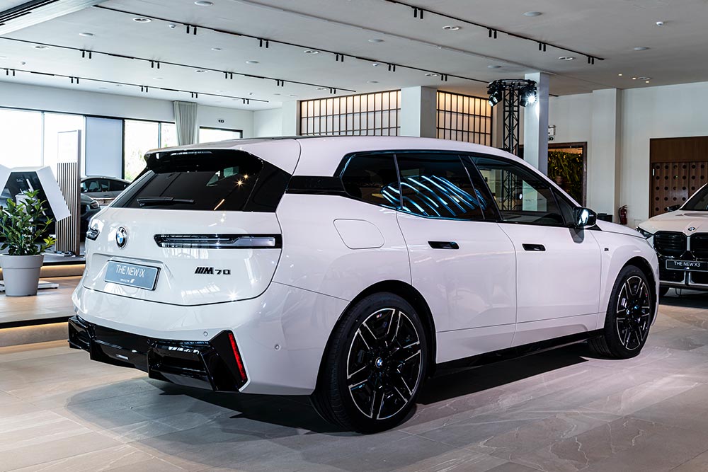 Στην Ελλάδα αποβιβάζεται το εντυπωσιακό BMW iX