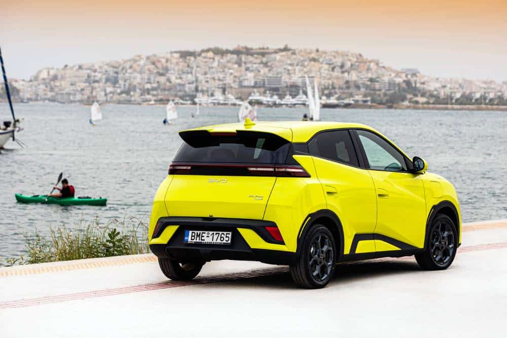 Αποκαλύφθηκε το εντυπωσιακό BYD Dolphin Surf στο Golden Hall