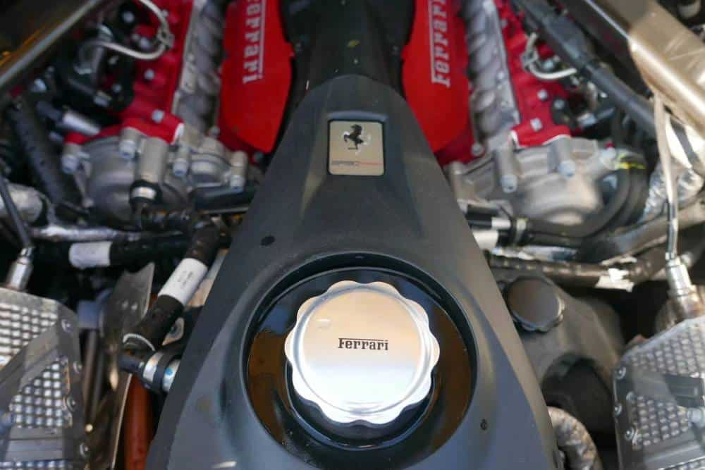 «Τζάμπα» ντεραπαρισμένη Ferrari SF90 Stradale