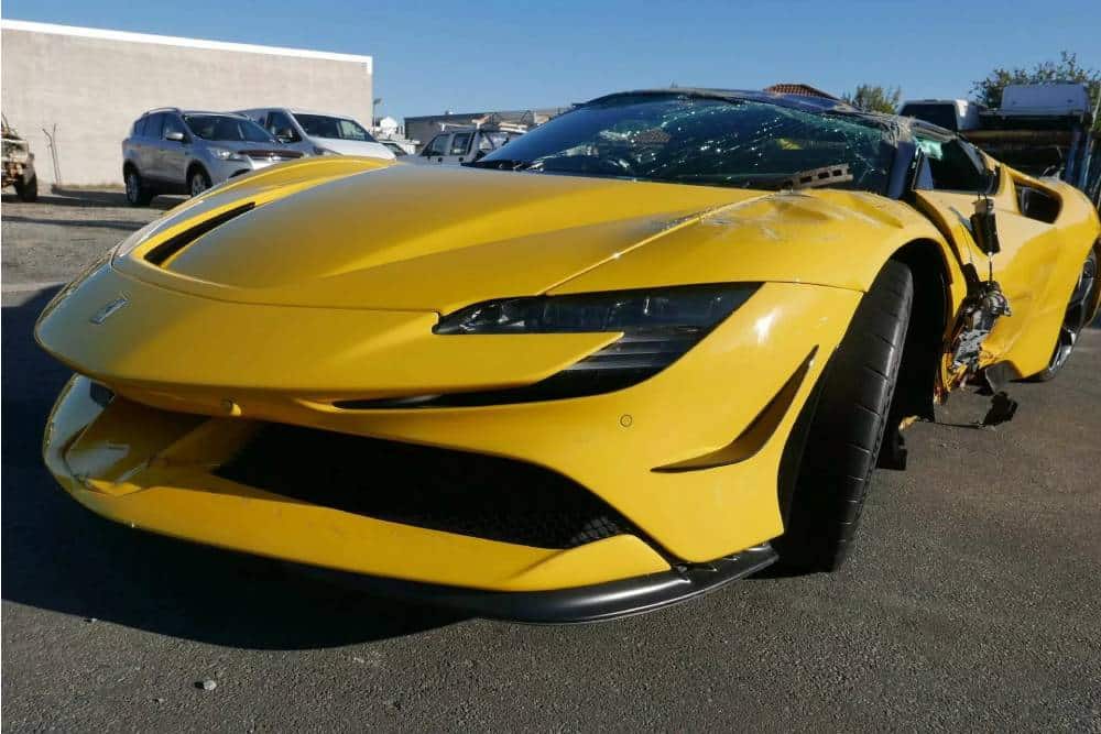 «Τζάμπα» ντεραπαρισμένη Ferrari SF90 Stradale