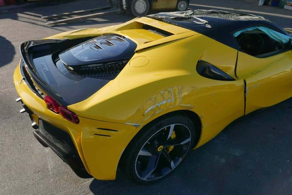 «Τζάμπα» ντεραπαρισμένη Ferrari SF90 Stradale