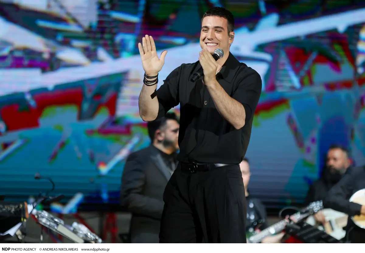 «Καλησπέρα και καλή βραδιά»: Το Καλλιμάρμαρο αποθέωσε τον Βασίλη Καρρά – Συγκινητική παρουσία της συζύγου και της κόρης του 34 Γιώργος Κακοσαίος