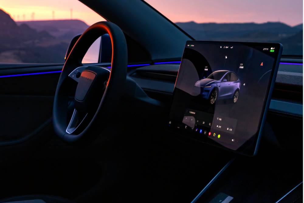 Χωρίς σταματημό η κατρακύλα της Tesla στην Ευρώπη