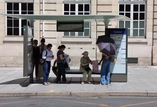 Κύμα καύσωνα σαρώνει την Ευρώπη: Σε κόκκινο συναγερμό το Παρίσι – Σε ύψιστη επιφυλακή οι αρχές σε Ισπανία, Ιταλία, Γερμανία