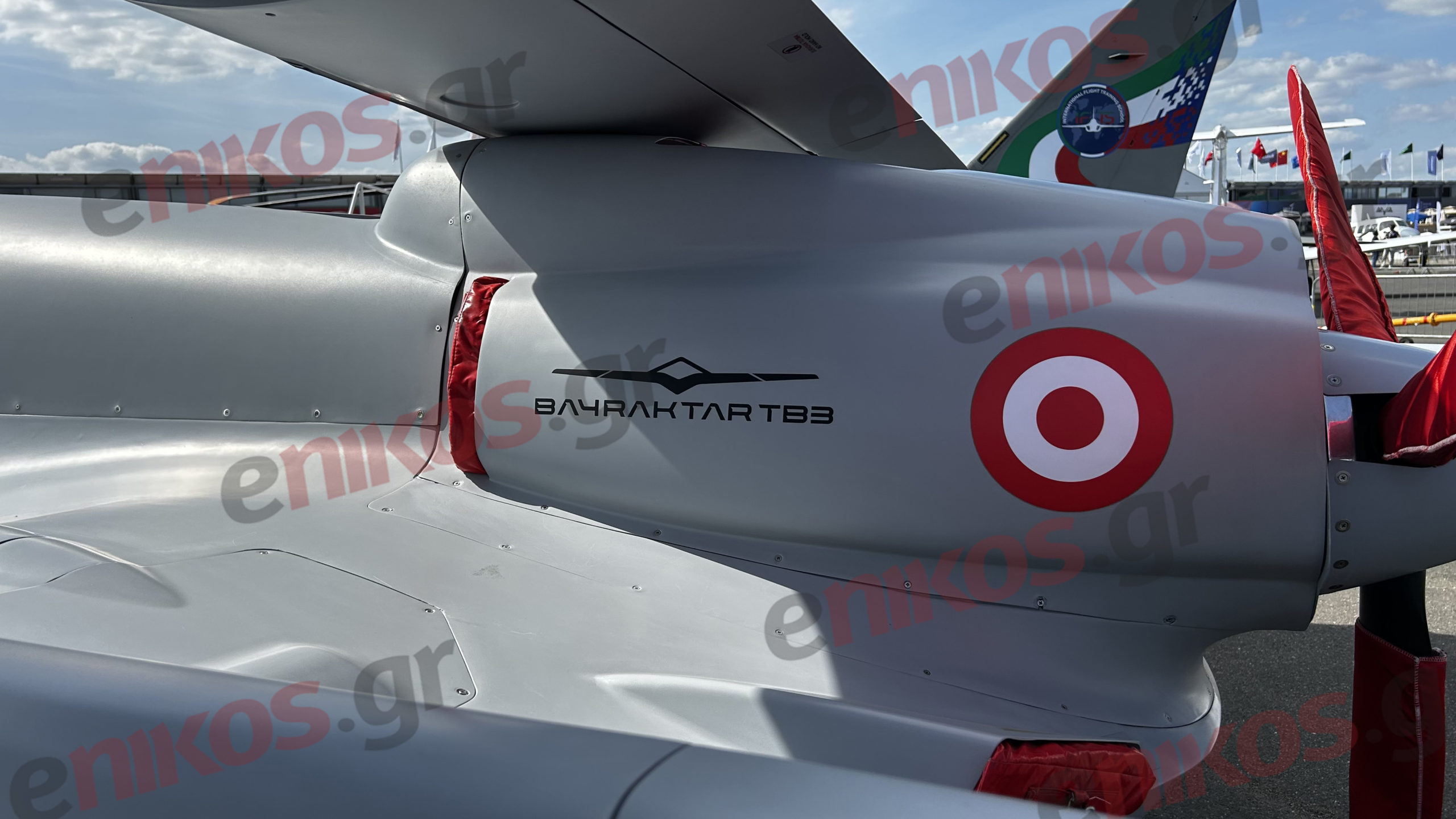 Αποστολή στη Γαλλία: LBA – Εντυπωσιακά τουρκικά drones μεταμφιέζονται με ιταλική σημαία – ΦΩΤΟ