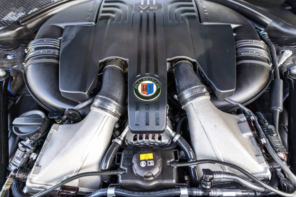 Γκάζια κλάσης με Alpina B7 xDrive 600 ίππων