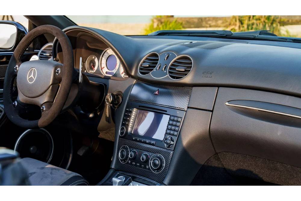 Ακαταμάχητος πειρασμός η Mercedes CLK DTM AMG
