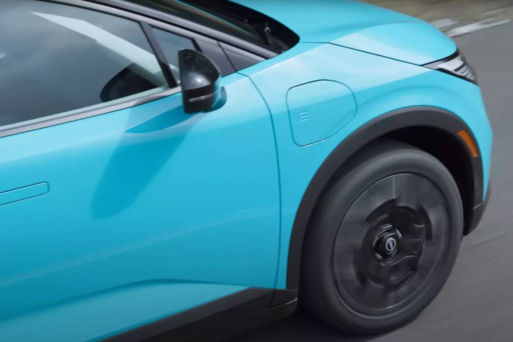 Αποκαλύπτεται το επαναστατικό Nissan Leaf με εντυπωσιακή αυτονομία 500 χλμ.