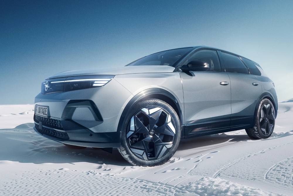 Νέο Opel Grandland Electric AWD εντυπωσιάζει με εκρηκτική ιπποδύναμη