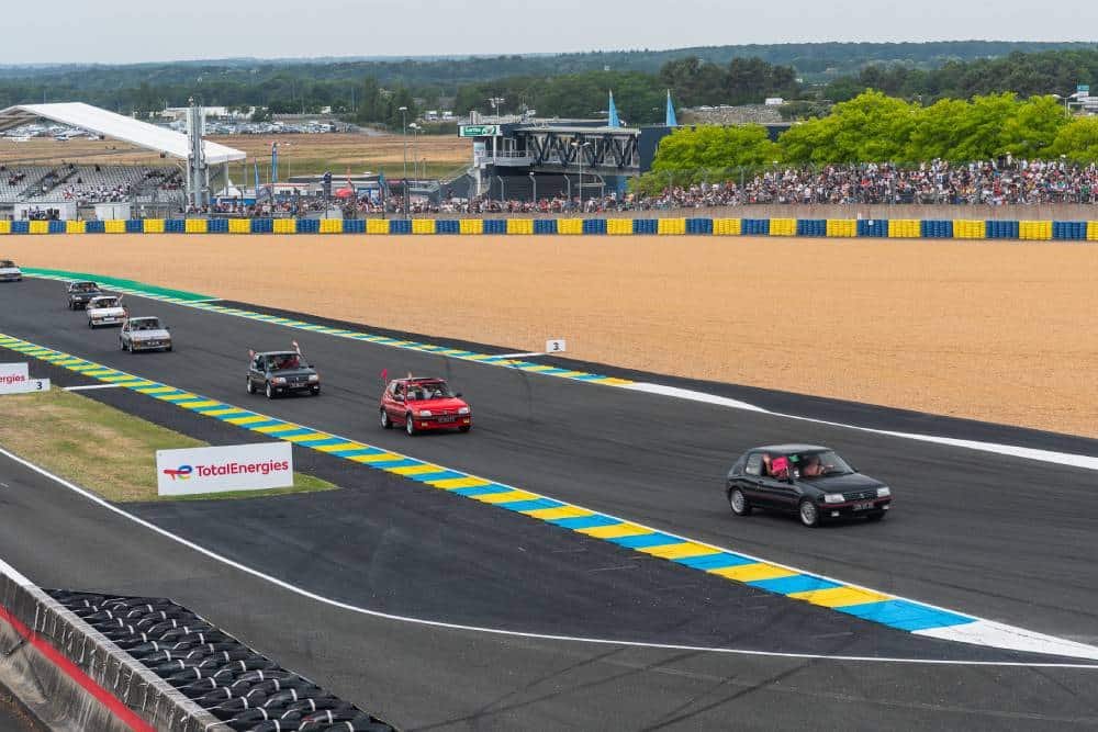 Το νέο Peugeot 208 Ε-GTi εντυπωσίασε στο θρυλικό Le Mans