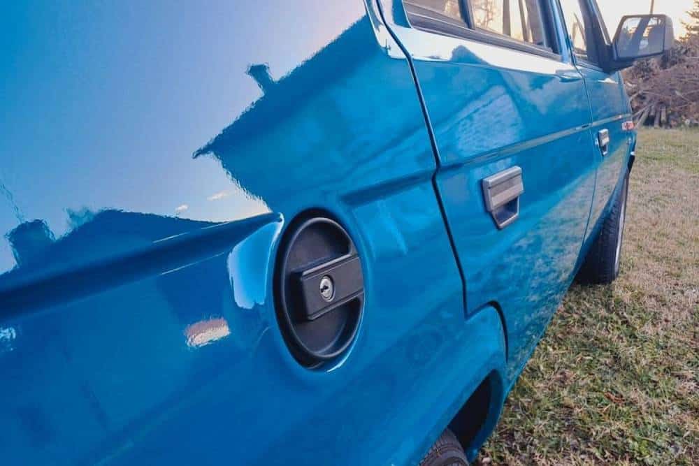 Εκπληκτικό Skoda Favorit μας ταξιδεύει στο γαλάζιο